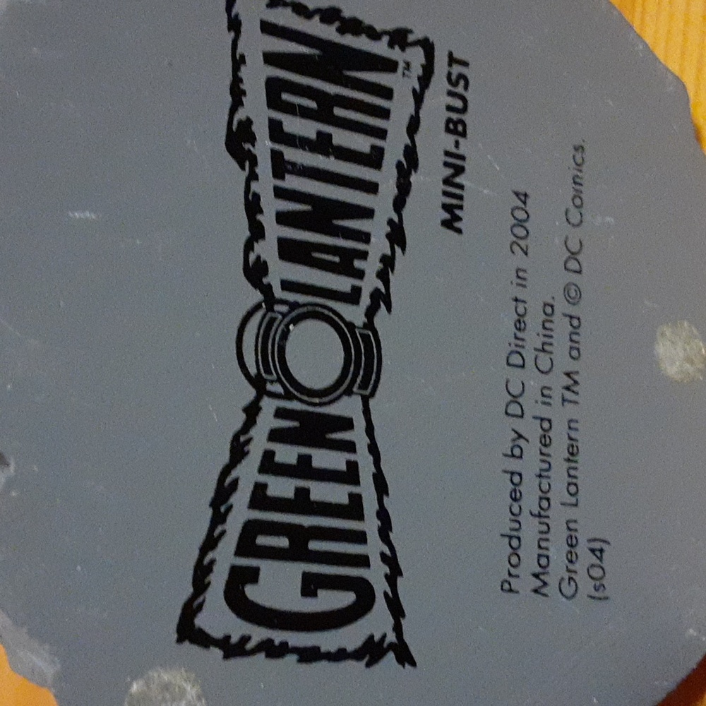 DC Direct Bust - Picture 3 of 5